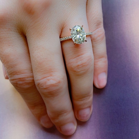 2 CT Oval Engagement Ring Rose Gold - Picture 3 of 4